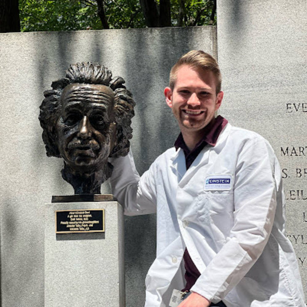 Meet your Posher, Devin